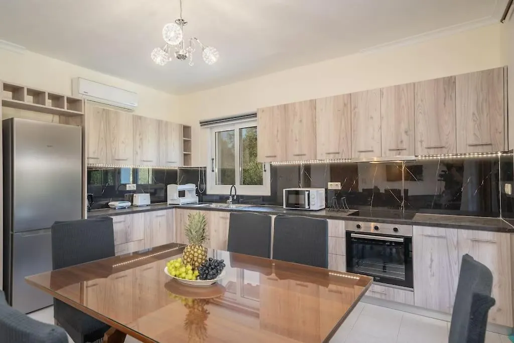 Afroditi Holiday Home- Green View Apartment Svoronata